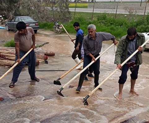 شست وشوی ۳ هزارو ۵۰۰ فرش هموطنان سیل‌زده توسط موکب‌های قالیشوئی