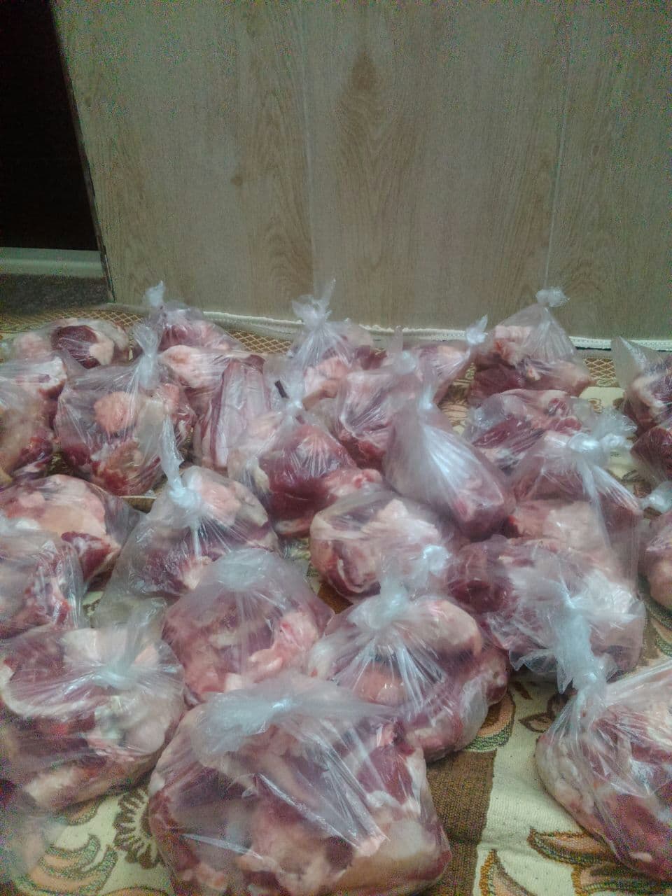 توزیع گوشت قربانی بین 30 خانواده نیازمند شهرستان ابهر
