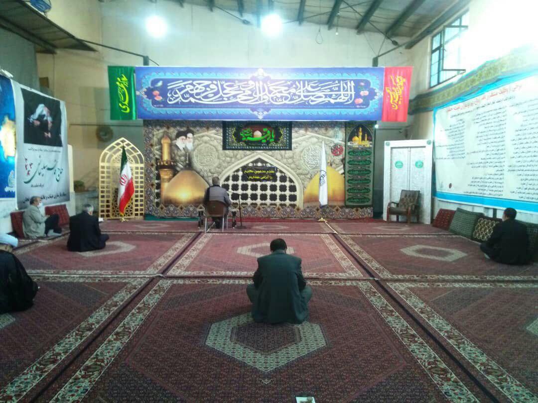 خادمین ستاد کار روزانه خود را با برگزاری مراسم پرفیض عاشورا شروع می کنند