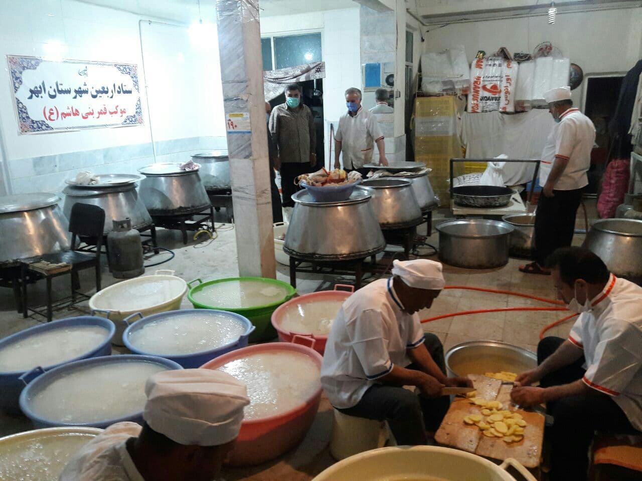 توزیع 2500 پرس غذای گرم بین نیازمندان شهرستان ابهر