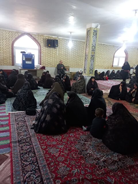معرفی ستاد در جلسات مذهبی بانوان در روستاهای زنجان