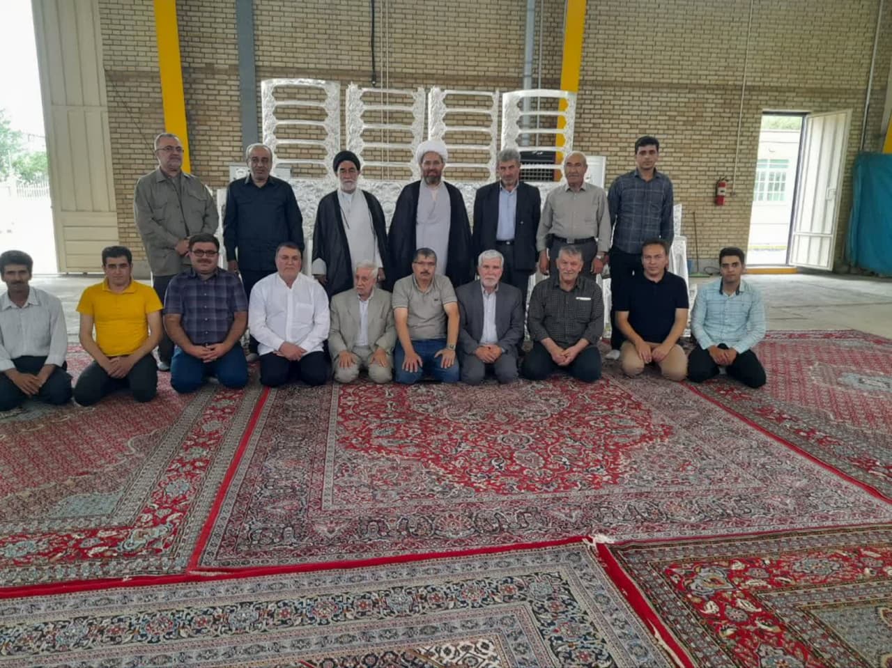 بازدید اعضای شورای ستاد استان از آبکاری نیم ضریح مقام های خیمه گاه
