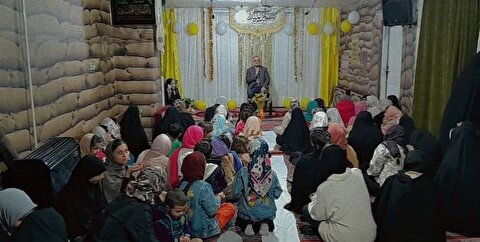 معرفی ستاد در جشن میلاد حضرت زینب(س) دختران نوجوان زنجان
