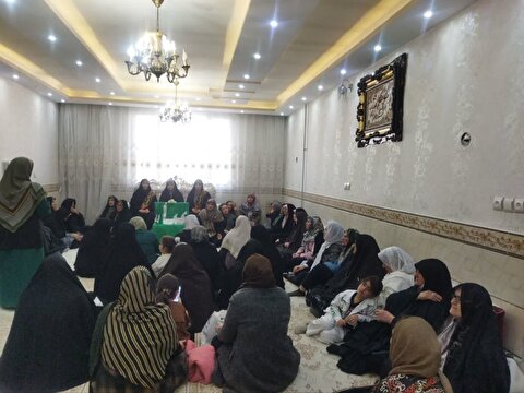 بانوان شرکت کننده در جشن های اعیاد شعبانیه شهر زنجان میزبان پرچم متبرک حرم های مطهر