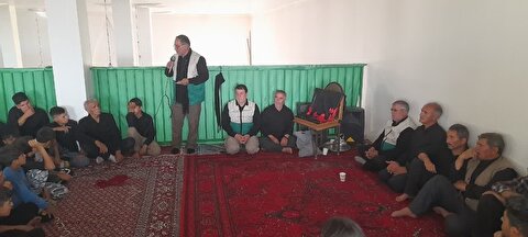 اعلام عزای حسینی با حضور خادمان ستاد توسعه و بازسازی عتبات عالیات در بخش زنجانرود شهرستان زنجان