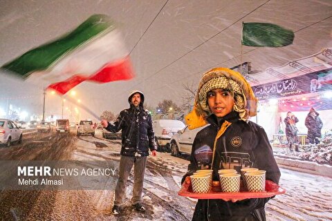 جهاد خدمت مواکب و خیران حرم‌ساز همدوش با ملت سرافراز ایران+ فیلم